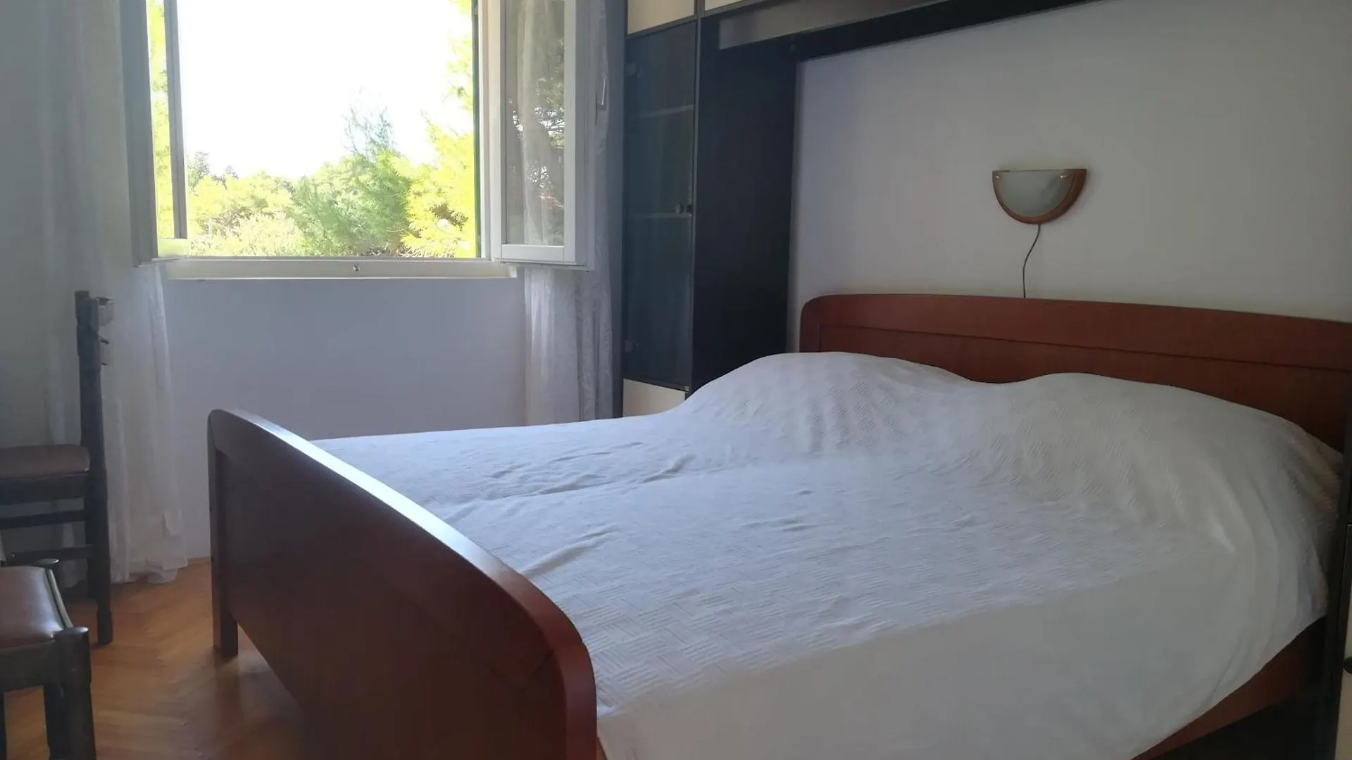 Appartement In Ugljan Mit Grosser Terrasse Sušica
