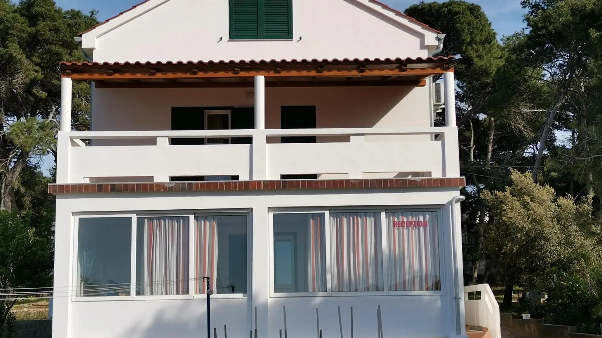 Appartement In Ugljan Mit Grosser Terrasse Sušica